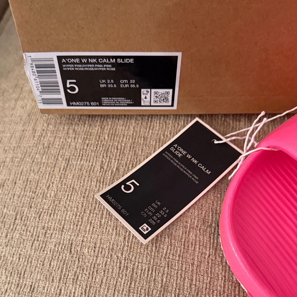 The A'ja Wilson x Nike Calm Slide Hyper Pink NIB - Picture 2 of 6